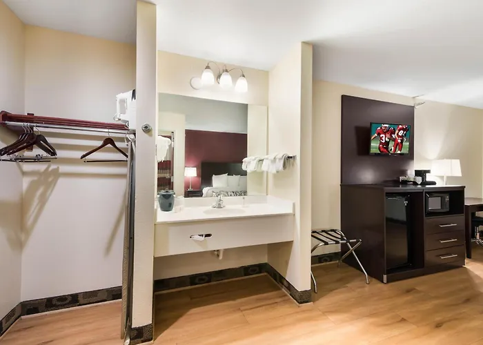 Econo Inn&suites Hotel Monee