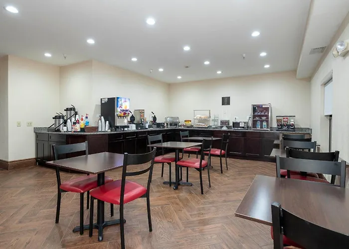 Econo Inn&suites Hotel 3*
