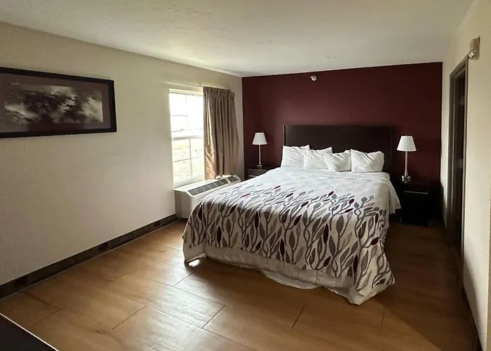 Econo Inn&suites Hotel 3*