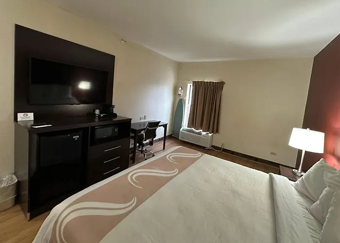 Hotel Econo Inn&suites 3*