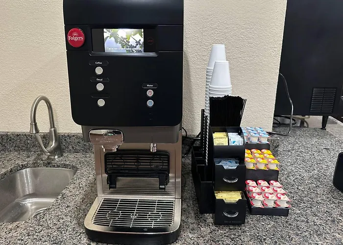 Econo Inn&suites 3*